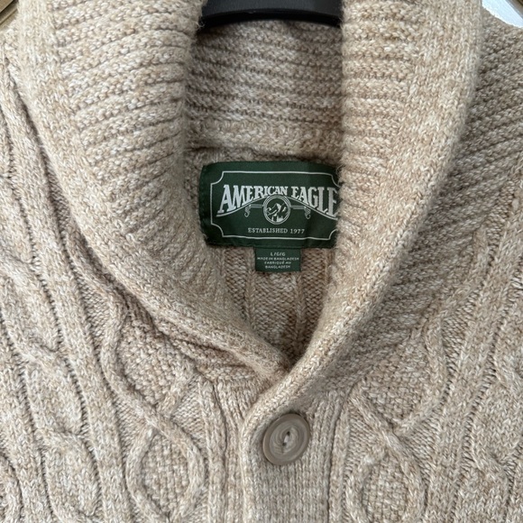 American Eagle Cable Knit Cardigan Sweater Beige Large Unisex - Picture 4 of 6